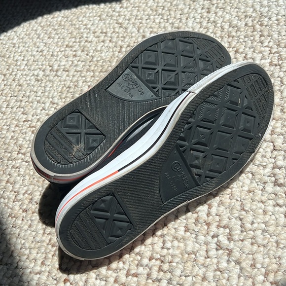 Men’s black and white Converse, size 11 - Picture 3 of 4